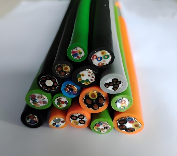 廣東金聯(lián)宇電纜告訴您機(jī)器人電纜要求有哪些呢？.jpg